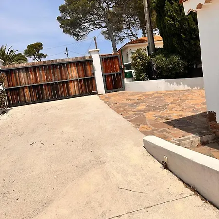 Dans Calme Proche De La Mer Avec Piscine Privee Saint-Raphael (Var)